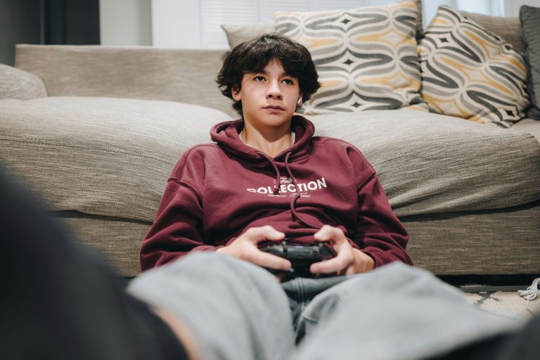 Slaap en hersenontwikkeling raken uit balans in de adolescentie